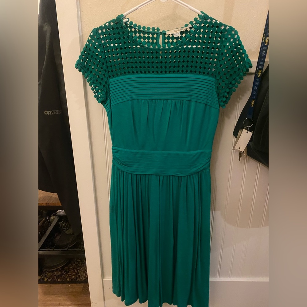 Fun, comfy, bright green Boden dress - perfect for spring!